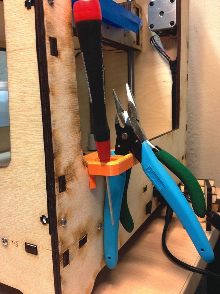 Ultimaker tool holder (http://thingiverse.com/thing:18098)