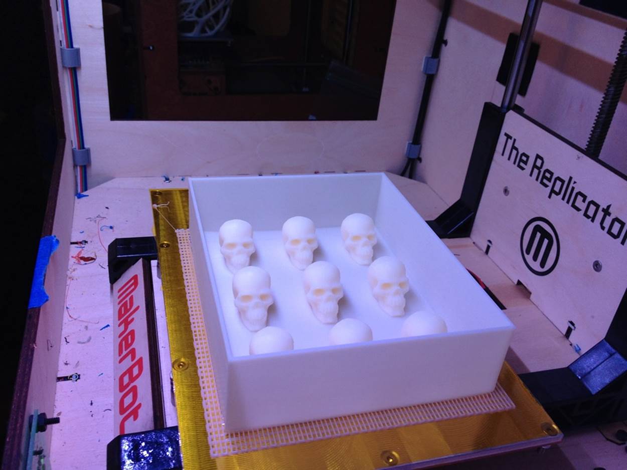 Freshly 3D-printed mold maker