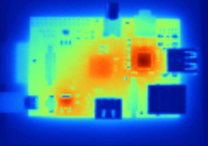 Thermal photo of Raspberry Pi running but at rest (courtesy of GeekTopia, http://www.geektopia.es)