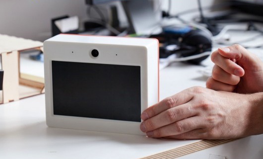 A simple case helps make the prototype more robust, while minimizing attention to the industrial design (image: BERG)